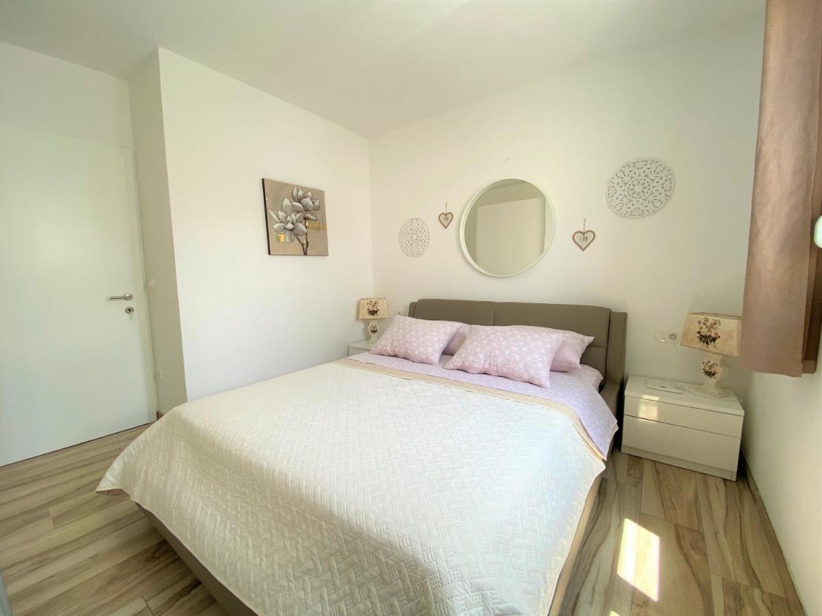 Lux Apartment Sea Shell With Jacuzzi 马卡尔斯卡 外观 照片